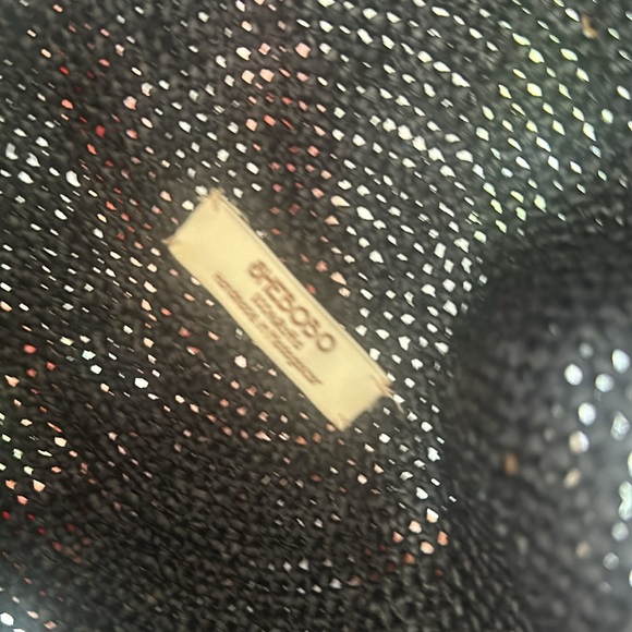 Black handmade raffia hat from Madagascar - Picture 2 of 3